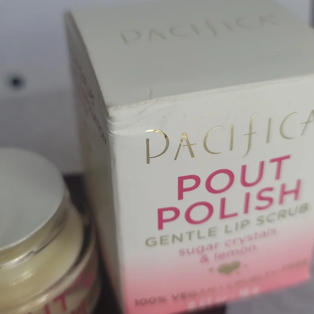 Pacifica Pout Polish Gentle Lip Scrub - Sugar Crystals & Lemon